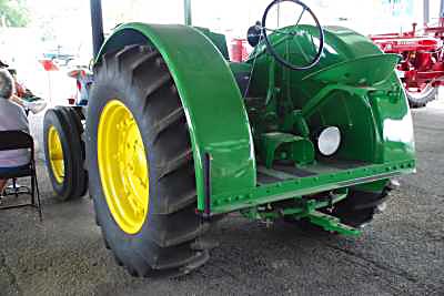 Antique Tractor Show - John Deere c1947 D Rear View